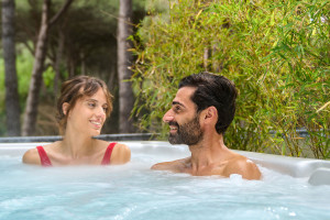 Vasca-idromassaggio-(2023-05-TERMEDICERVIA_564) Vasca-idromassaggio-(2023-05-TERMEDICERVIA_564)